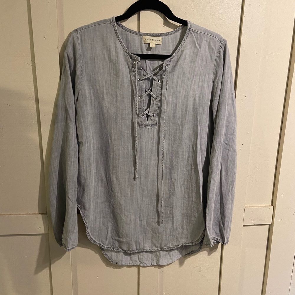 Cloth & Stone lace up front long sleeve blouse size small